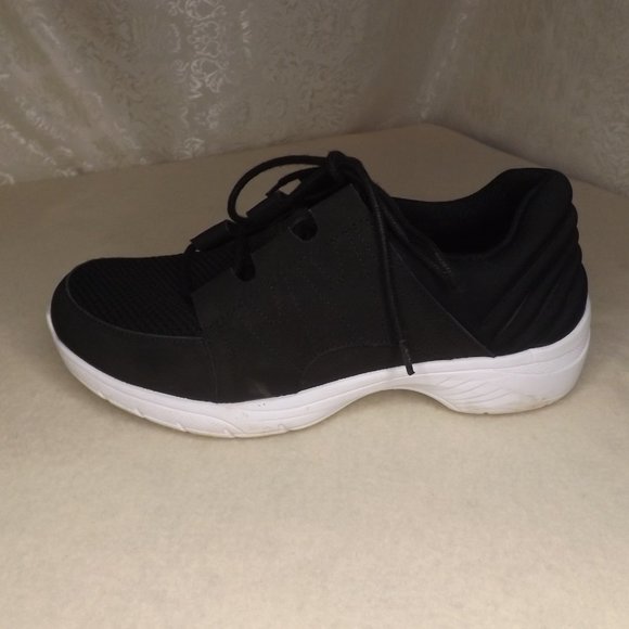 💥SALE💥Easy Street Sneakers- Women's 7.5M - Picture 1 of 9